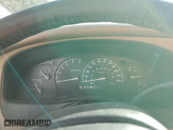 2000 Mercury Mountaineer with VIN 4M2DU66P8YUJ15148, listed as a Copart auction lot 84107204 with 194,511 mi miles and Salvage title. Bid and sale history available at DreamBid. Image 9.