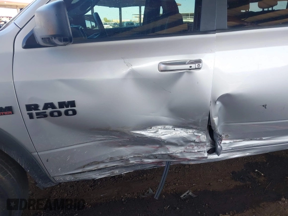 2017 Ram 1500 Rebel z VIN 1C6RR7YT9HS595619, wystawiony jako IAAI lot #41892988 z przebiegiem 115 388 mil mil oraz . Historia ofert i sprzedaży dostępna na DreamBid. Obrazek 6.