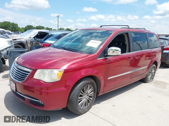 2014 Chrysler Town & Country Touring L 30th Anniversary z VIN 2C4RC1CG5ER215108, wystawiony jako IAAI lot #42358529 z przebiegiem 151 248 mil mil oraz . Historia ofert i sprzedaży dostępna na DreamBid. Obrazek 2.