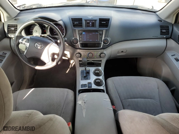 2013 Toyota Highlander with VIN 5TDZK3EH5DS134328, listed as a Copart auction lot 48787725 with 200,813 mi miles and Salvage Title. Bid and sale history available at carsss.com. Image 8.