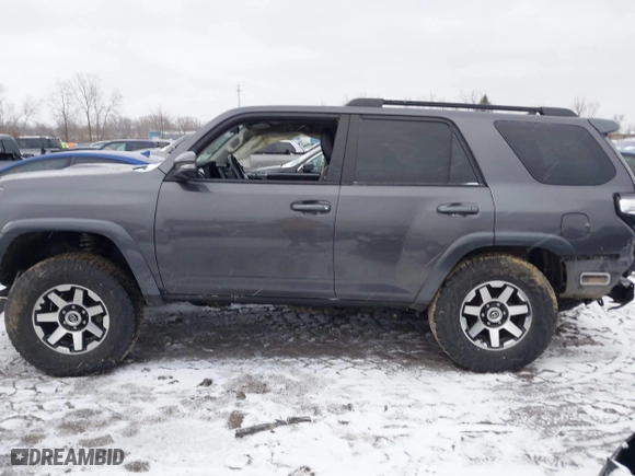 2019 Toyota 4Runner SR5 with VIN JTEBU5JR6K5639752, listed as a IAAI auction lot 41737523 with 85,173 mi miles. Bid and sale history available at carsss.com. Image 14.
