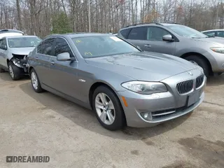 2013 BMW 5 Series 528i xDrive with VIN WBAXH5C55DD111408, listed as a IAAI auction lot 41954630 with 126,704 mi miles. Bid and sale history available at carsss.com. Image 1.