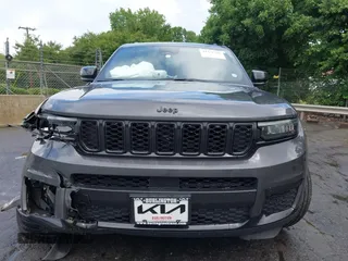 2023 Jeep Grand Cherokee Laredo с VIN 1C4RJKAG6P8828982, выставлен на аукционе IAAI как лот 42251341 с пробегом 54 028 миль миль и . История ставок и продаж доступна на DreamBid. Изображение 12.