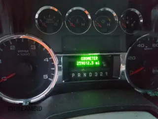 2008 Ford F-450 XL with VIN 1FTXW42R98EB14710, listed as a Copart auction lot 81383144 with 259,012 mi miles and Salvage Title. Bid and sale history available at carsss.com. Image 9.