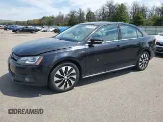 2013 Volkswagen Jetta Hybrid SE with VIN 3VW637AJXDM225219, listed as a Copart auction lot 63197905 with 97,672 mi miles and Clean title. Bid and sale history available at DreamBid. Image 1.