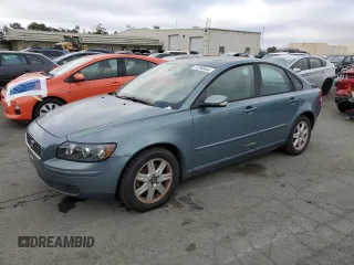 2005 Volvo S40 with VIN YV1MS682552054517, listed as a Copart auction lot 72760444 with 115,527 mi miles and Salvage Title. Bid and sale history available at carsss.com. Image 1.