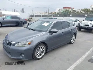 2013 Lexus CT 200h z VIN JTHKD5BH0D2167335, wystawiony jako IAAI lot #42374427 z przebiegiem 257 071 mil mil oraz . Historia ofert i sprzedaży dostępna na DreamBid. Obrazek 2.