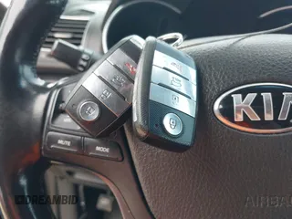 2014 Kia Sorento SX Limited with VIN 5XYKWDA77EG471803, listed as a IAAI auction lot 41682414 with 156,220 mi miles. Bid and sale history available at carsss.com. Image 10.