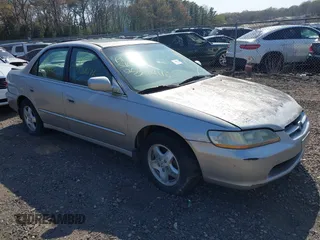 1998 Honda Accord EX z VIN 1HGCG1650WA031304, wystawiony jako IAAI lot #42113208 z przebiegiem Nie podano mil oraz . Historia ofert i sprzedaży dostępna na DreamBid. Obrazek 1.