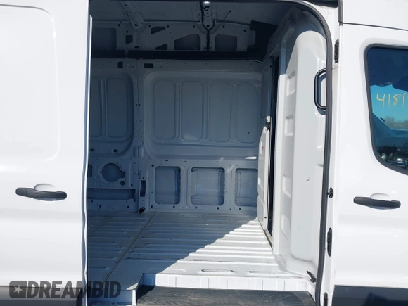2023 Ford Transit Cargo z VIN 1FTBR3U80PKA07268, wystawiony jako IAAI lot #41815648 z przebiegiem 72 711 mil mil oraz . Historia ofert i sprzedaży dostępna na DreamBid. Obrazek 8.