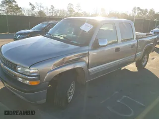 2001 Chevrolet Silverado 1500HD LS with VIN 1GCGK13U41F178246, listed as a IAAI auction lot 41330439 with 241,867 mi miles. Bid and sale history available at carsss.com. Image 17.