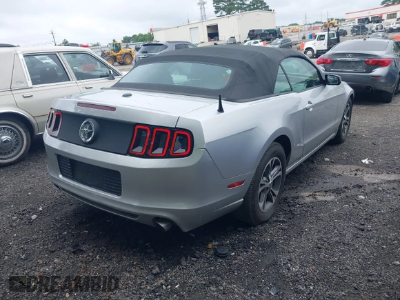 2014 Ford Mustang V6 with VIN 1ZVBP8EM3E5231996, listed as a IAAI auction lot 42537352 with 149,242 mi miles and . Bid and sale history available at DreamBid. Image 4.