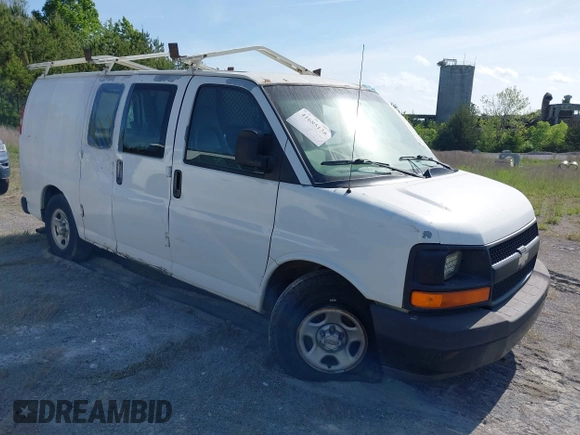 2003 Chevrolet Express Cargo Van with VIN 1GCFG15T631105901, listed as a IAAI auction lot 41685138 with 197,571 mi miles. Bid and sale history available at carsss.com. Image 1.