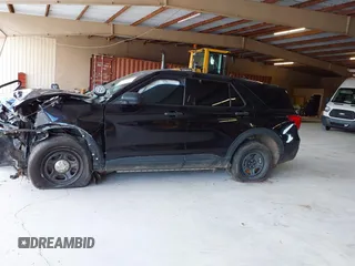 2021 Ford Police Interceptor Utility z VIN 1FM5K8AB8MGB61624, wystawiony jako IAAI lot #42162652 z przebiegiem 100 231 mil mil oraz . Historia ofert i sprzedaży dostępna na DreamBid. Obrazek 14.