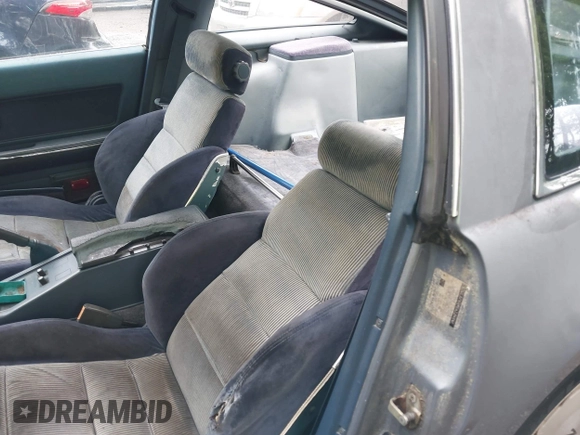 1987 Nissan 300ZX z VIN JN1HZ14S6HX217908, wystawiony jako IAAI lot #42271417 z przebiegiem 195 466 mil mil oraz . Historia ofert i sprzedaży dostępna na DreamBid. Obrazek 8.
