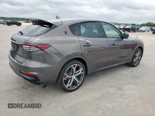 2022 Maserati Levante Modena S with VIN ZN661ZUM4NX393104, listed as a Copart auction lot 54906085 with 11,800 mi miles and Non Repairable. Bid and sale history available at carsss.com. Image 3.