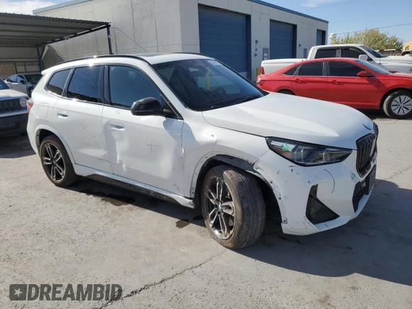 2023 BMW X1 xDrive28i с VIN WBX73EF07P5W78545, выставлен на аукционе Copart как лот 54510885 с пробегом 15 197 миль миль и Списание • Salvage title. История ставок и продаж доступна на DreamBid. Изображение 4.