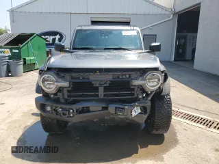 2023 Ford Bronco с VIN 1FMEE5DH2PLB21489, выставлен на аукционе Copart как лот 60690365 с пробегом 14 326 миль миль и Списание • Salvage title. История ставок и продаж доступна на DreamBid. Изображение 5.