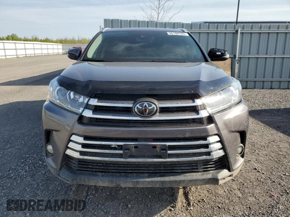 2018 Toyota Highlander SE z VIN 5TDJZRFH4JS551509, wystawiony jako Copart lot #56700765 z przebiegiem 133 320 mil mil oraz Szkoda całkowita • Salvage title. Historia ofert i sprzedaży dostępna na DreamBid. Obrazek 5.