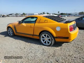 2007 Ford Mustang GT Deluxe with VIN 1ZVFT82H375264889, listed as a Copart auction lot 61177985 with 10,555 mi miles and Salvage title. Bid and sale history available at DreamBid. Image 2.