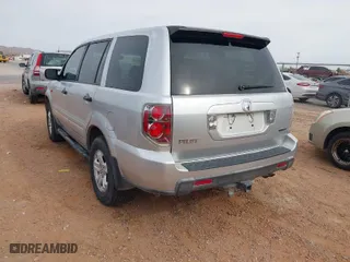 2006 Honda Pilot LX with VIN 2HKYF18106H551447, listed as a IAAI auction lot 41880391 with 1 mi miles. Bid and sale history available at carsss.com. Image 3.