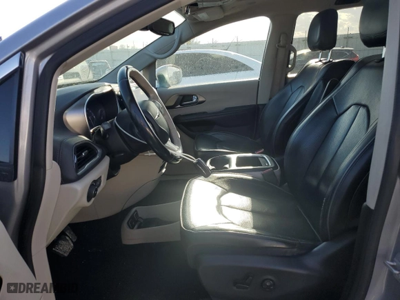 2018 Chrysler Pacifica Limited with VIN 2C4RC1GG3JR116324, listed as a Copart auction lot 47008395 with 141,563 mi miles and Salvage Title. Bid and sale history available at carsss.com. Image 7.