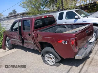 2008 Chevrolet Colorado z VIN 1GCDT43E188219182, wystawiony jako Copart lot #54735315 z przebiegiem 140 622 mil mil oraz Czysty tytuł • Clean title. Historia ofert i sprzedaży dostępna na DreamBid. Obrazek 3.