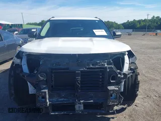 2020 Ford Explorer XLT z VIN 1FMSK7DH2LGA76175, wystawiony jako IAAI lot #42299408 z przebiegiem 96 996 mil mil oraz . Historia ofert i sprzedaży dostępna na DreamBid. Obrazek 13.