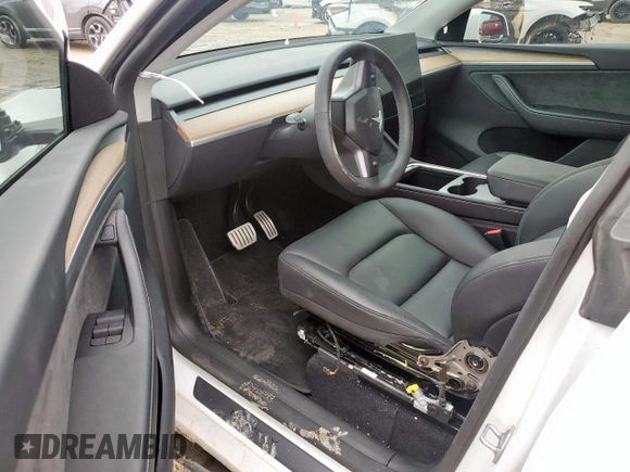 2024 Tesla Model Y Performance z VIN 7SAYGDEF0RA266605, wystawiony jako Copart lot #57820905 z przebiegiem Nie podano mil oraz Szkoda całkowita • Salvage title. Historia ofert i sprzedaży dostępna na DreamBid. Obrazek 8.