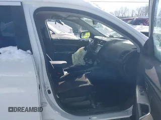 2019 Mitsubishi Outlander ES z VIN JA4AR3AU6KU026525, wystawiony jako IAAI lot #41261633 z przebiegiem 73 000 mil mil oraz . Historia ofert i sprzedaży dostępna na DreamBid. Obrazek 5.