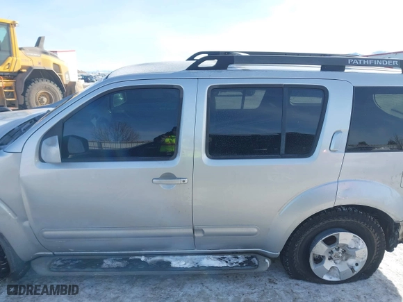 2006 Nissan Pathfinder SE with VIN 5N1AR18W06C649633, listed as a IAAI auction lot 41577009 with 137,557 mi miles. Bid and sale history available at carsss.com. Image 14.