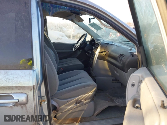 2005 Chrysler Town & Country Touring with VIN 2C4GP54L95R408571, listed as a IAAI auction lot 41792261 with 187,759 mi miles. Bid and sale history available at carsss.com. Image 5.