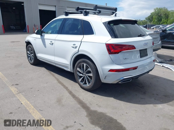 2022 Audi Q5 S line Premium Plus with VIN WA1EAAFY0N2021054, listed as a IAAI auction lot 42296927 with 27,310 mi miles and . Bid and sale history available at DreamBid. Image 3.