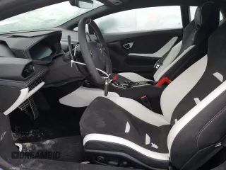 2024 Lamborghini Huracan z VIN ZHWUG7ZF0RLA28142, wystawiony jako Copart lot #77010504 z przebiegiem Nie podano mil oraz Szkody całkowita. Historia ofert i sprzedaży dostępna na DreamBid. Obrazek 7.