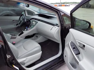 2013 Toyota Prius One with VIN JTDKN3DU3D5688397, listed as a IAAI auction lot 42140613 with 187,679 mi miles. Bid and sale history available at carsss.com. Image 5.