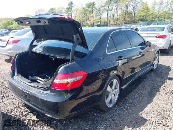 2010 Mercedes-Benz E 350 Luxury с VIN WDDHF8HB6AA139105, выставлен на аукционе IAAI как лот 42186932 с пробегом Не указан миль и . История ставок и продаж доступна на DreamBid. Изображение 4.