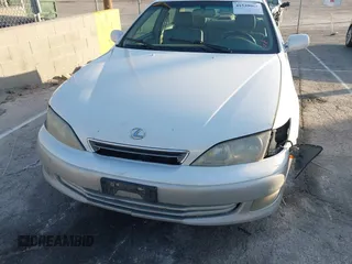 2001 Lexus ES with VIN JT8BF28G210299821, listed as a IAAI auction lot 41539064 with 248,063 mi miles. Bid and sale history available at carsss.com. Image 6.