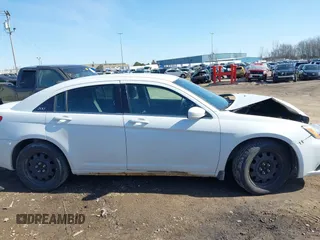 2013 Chrysler 200 LX with VIN 1C3CCBAB1DN640487, listed as a IAAI auction lot 41772952 with 173,109 mi miles. Bid and sale history available at carsss.com. Image 14.