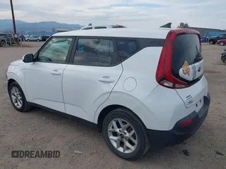 2020 Kia Soul LX with VIN KNDJ23AU0L7056999, listed as a IAAI auction lot 40407656 with 106,634 mi miles. Bid and sale history available at carsss.com. Image 3.