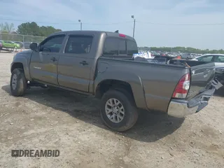 2015 Toyota Tacoma PreRunner z VIN 5TFJX4GN7FX043923, wystawiony jako IAAI lot #41930476 z przebiegiem 151 399 mil mil oraz . Historia ofert i sprzedaży dostępna na DreamBid. Obrazek 3.