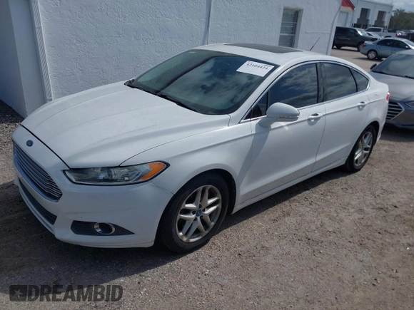 2013 Ford Fusion SE with VIN 3FA6P0HR9DR185038, listed as a IAAI auction lot 42104424 with 174,354 mi miles. Bid and sale history available at carsss.com. Image 2.