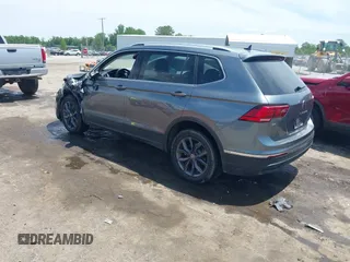 2023 Volkswagen Tiguan SE with VIN 3VV3B7AX3PM118743, listed as a IAAI auction lot 42291956 with 32,776 mi miles and . Bid and sale history available at DreamBid. Image 3.