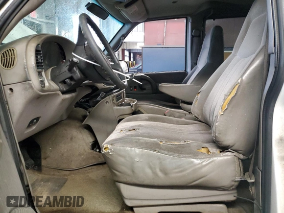 2004 GMC Safari z VIN 1GKDM19X94B501222, wystawiony jako Copart lot #87334014 z przebiegiem 287 482 mil mil oraz Szkoda całkowita • Salvage title. Historia ofert i sprzedaży dostępna na DreamBid. Obrazek 7.
