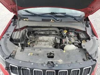 2017 Jeep Compass Latitude z VIN 3C4NJDBB5HT681683, wystawiony jako Copart lot #62938685 z przebiegiem 163 017 mil mil oraz Szkoda całkowita • Salvage title. Historia ofert i sprzedaży dostępna na DreamBid. Obrazek 12.