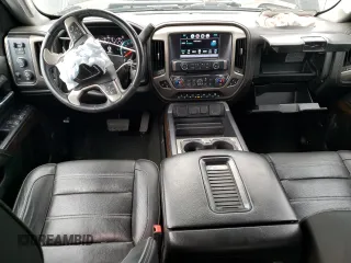2018 GMC Sierra 3500HD Denali z VIN 1GT42YEY6JF290445, wystawiony jako Copart lot #69260864 z przebiegiem 46 963 mil mil oraz Szkody całkowita. Historia ofert i sprzedaży dostępna na DreamBid. Obrazek 8.