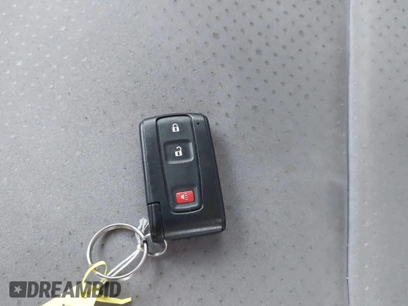 2005 Toyota Prius z VIN JTDKB20U253039812, wystawiony jako IAAI lot #42317371 z przebiegiem 281 142 mil mil oraz . Historia ofert i sprzedaży dostępna na DreamBid. Obrazek 11.