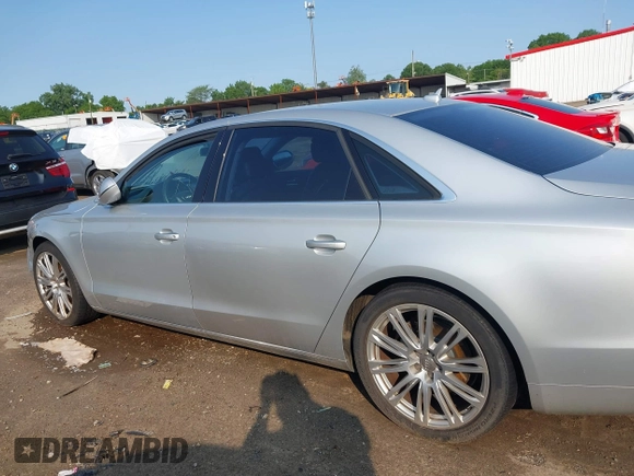 2013 Audi A8 3.0L с VIN WAURGAFD7DN016351, выставлен на аукционе IAAI как лот 42372202 с пробегом 90 753 миль миль и . История ставок и продаж доступна на DreamBid. Изображение 14.
