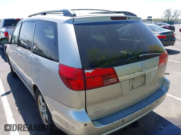 2005 Toyota Sienna XLE with VIN 5TDZA22C45S276838, listed as a IAAI auction lot 42149942 with 242,598 mi miles and . Bid and sale history available at carsss.com. Image 12.