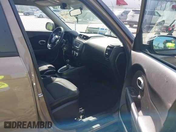 2015 Kia Soul + with VIN KNDJP3A53F7195085, listed as a IAAI auction lot 41962140 with 160,578 mi miles. Bid and sale history available at carsss.com. Image 5.