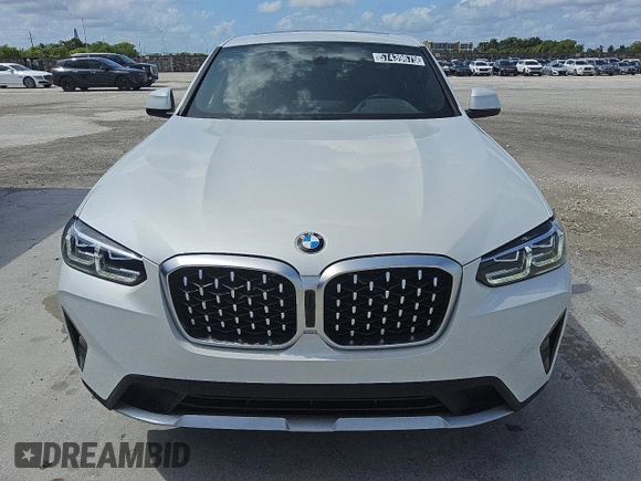 2024 BMW X4 xDrive30i z VIN 5UX33DT07R9X23990, wystawiony jako Copart lot #57439675 z przebiegiem 15 374 mil mil oraz Czysty tytuł • Clean title. Historia ofert i sprzedaży dostępna na DreamBid. Obrazek 5.
